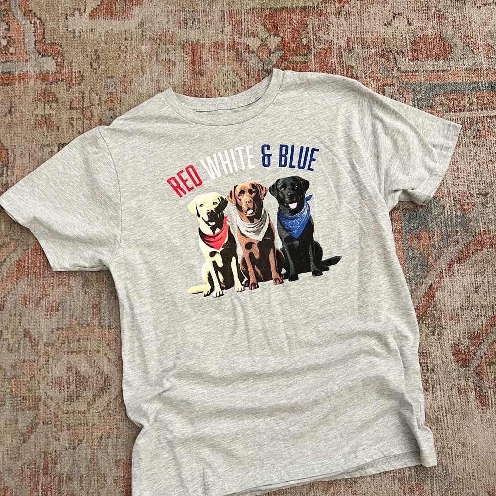Gray and Red Short Sleeve Tee with Labrador Design